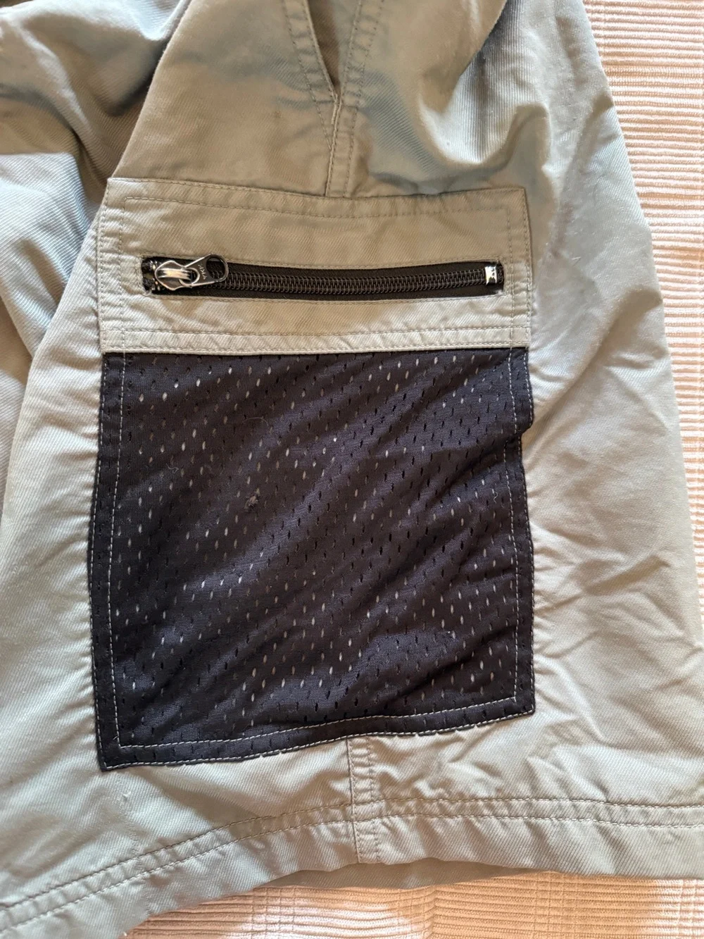 Vintage Nike Men’s Cargo Utility Shorts – Medium – Gray/Olive